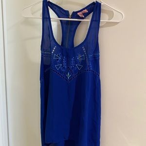 Sleeveless blue top